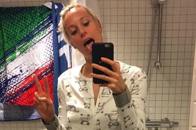 Federica Pellegrini in pigiama e senza trucco: così la nuotatrice dà il buongiorno ai fan