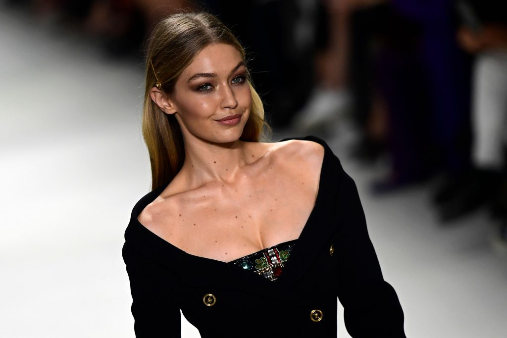Gigi Hadid in passerella
