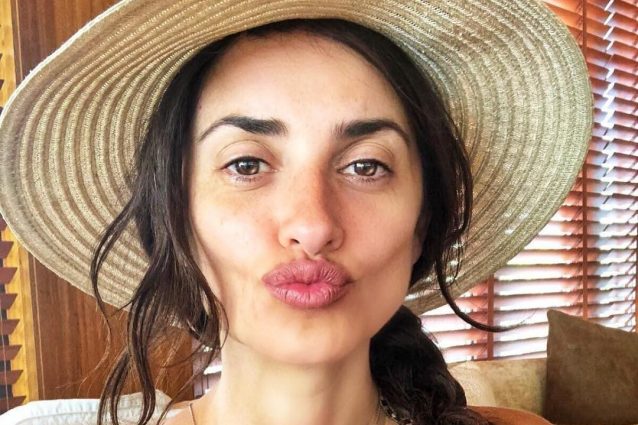 Il selfie senza trucco di Penelope Cruz: anche al naturale l’attrice è splendida