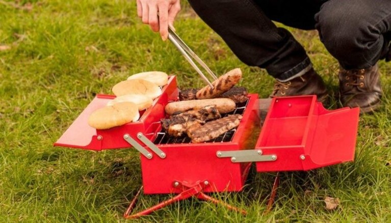 cassetta degli attrezzi barbecue