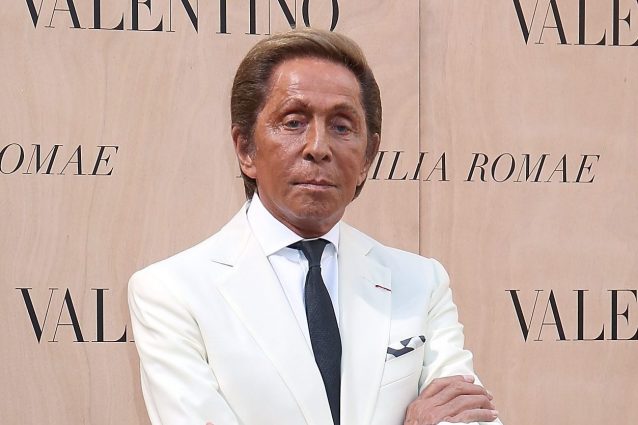 Valentino contro gli influencer: “Propongono scelte ridicole e sbagliate”