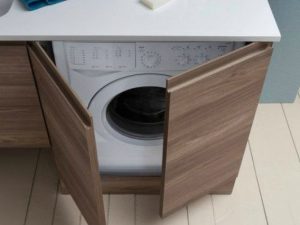 Come lavare i jeans neri: i consigli da seguire per evitare di sbiadirli
