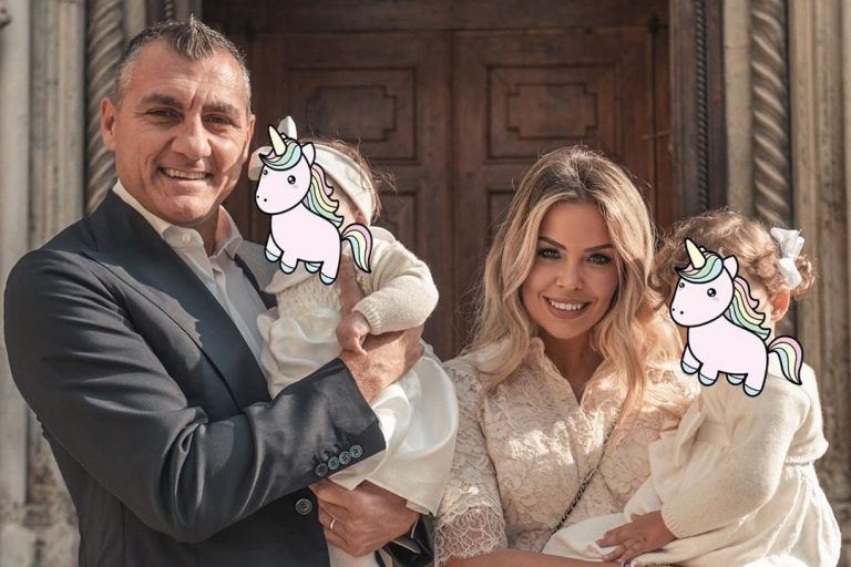 Costanza Caracciolo, per il battesimo di Isabel sceglie i look coordinati  mamma-figlie