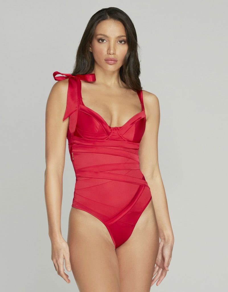 Un modello di Agent Provocateur, dal sito del brand