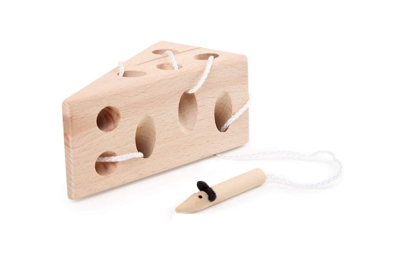 Gioco in legno montessoriano