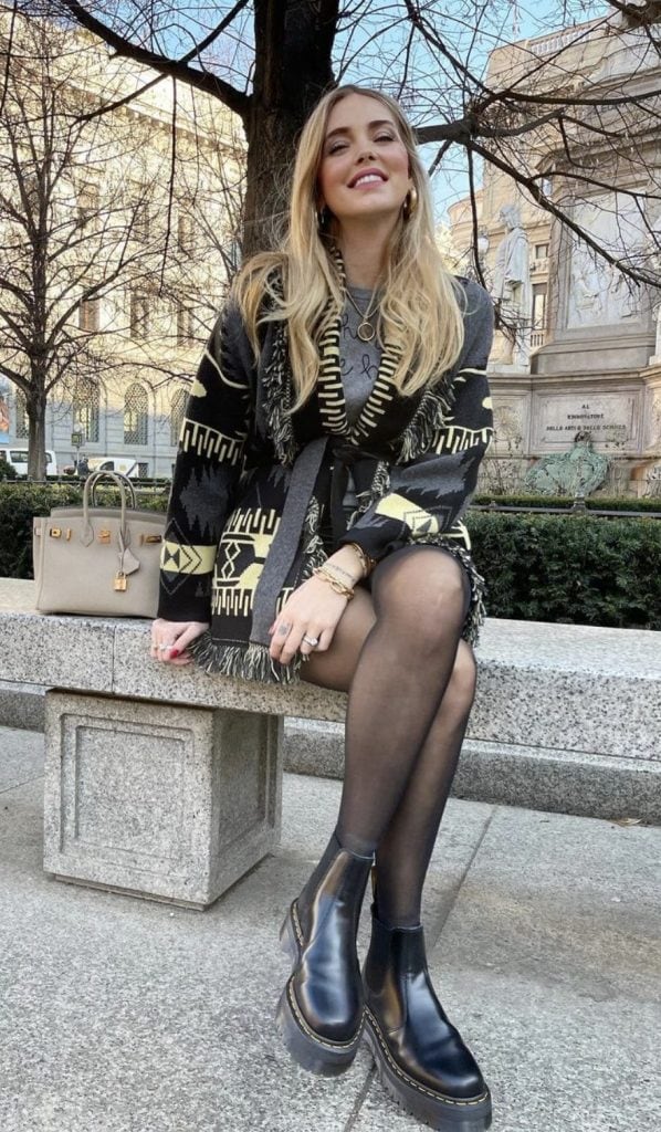 Chiara Ferragni con un cardigan Alanui