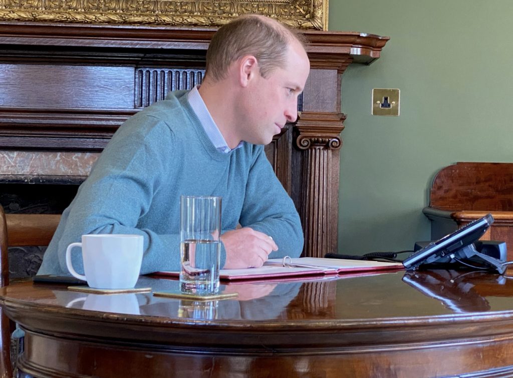 Il principe William in video conferenza dal castello di Sandringham