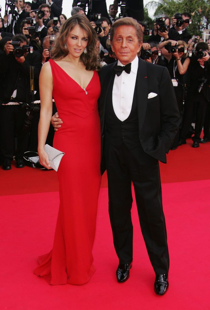 Valentino e Liz Hurley