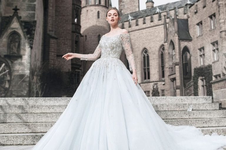 Abiti da sposa per un matrimonio da fiaba: arriva la collezione ispirata  alle principesse Disney