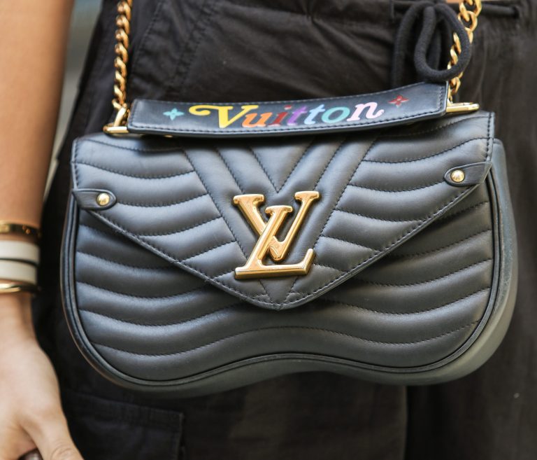 Louis Vuitton aumenta i prezzi delle borse: nel listino rincari anche del  25%