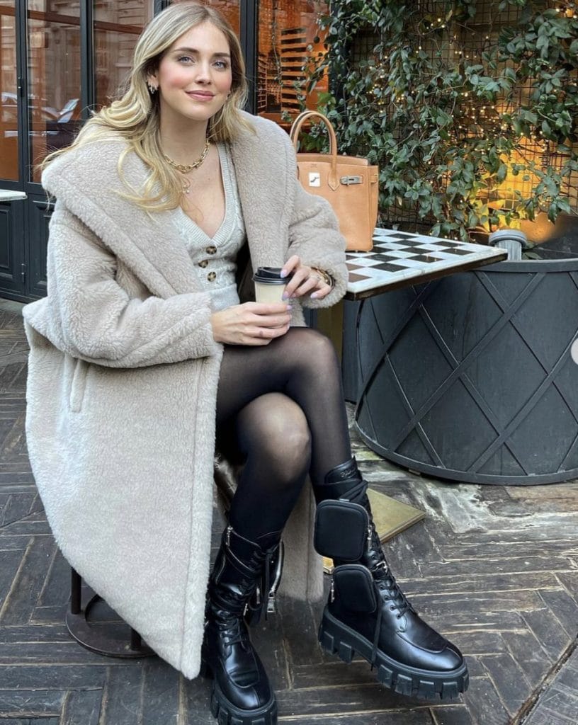 Chiara Ferragni indossa gli anfibi di Prada