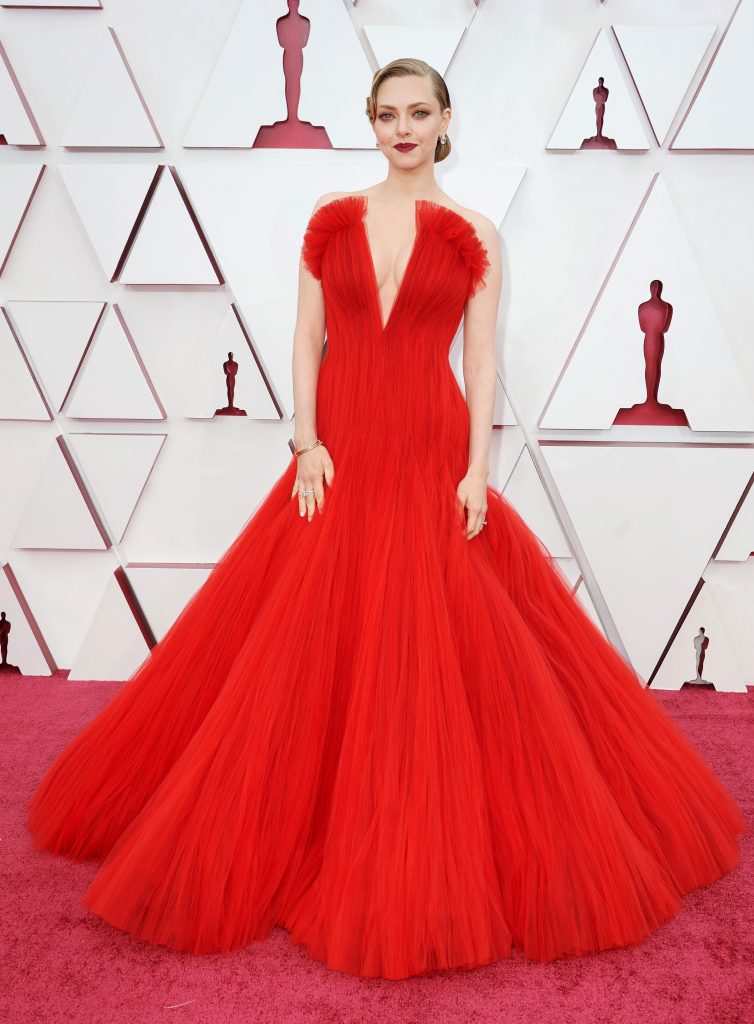 Amanda Seyfried in Armani Privé