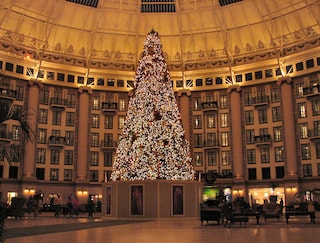 Stella Di Natale San Marino.San Marino Si Illumina Per Il Natale La Stella A Led Piu Grande D Europa Incanta Tutti