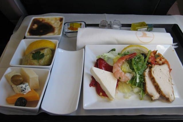 Un pasto sul volo Istanbul–Il Cairo di Turkish Airlines in classe Business – Foto Wikipedia
