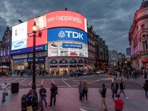 Display a Piccadilly Circus. Foto da Wikipedia