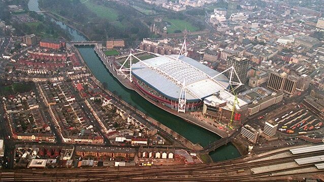 Panoramica del centro storico di Cardiff con al centro il Millennium Stadium (Getty).