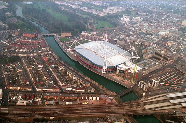 Panoramica del centro storico di Cardiff con al centro il Millennium Stadium (Getty).