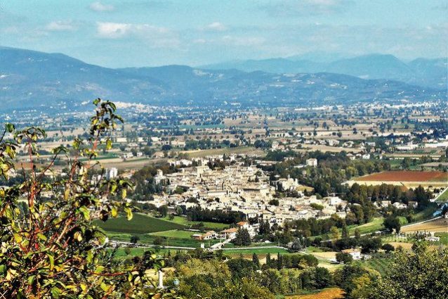 Borghi medievali in Umbria: Bevagna un gioiello senza tempo