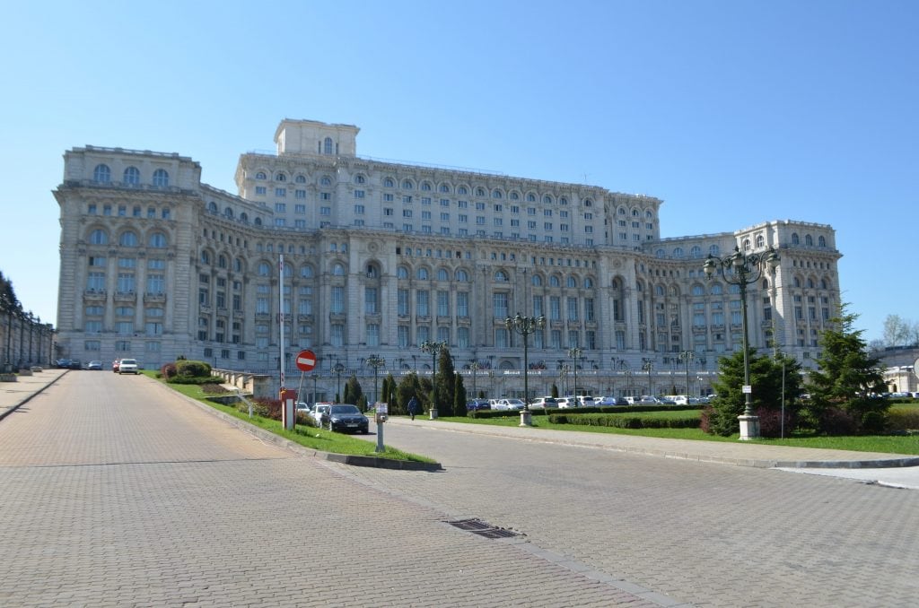 Palazzo del Parlamento di Bucarest ingresso