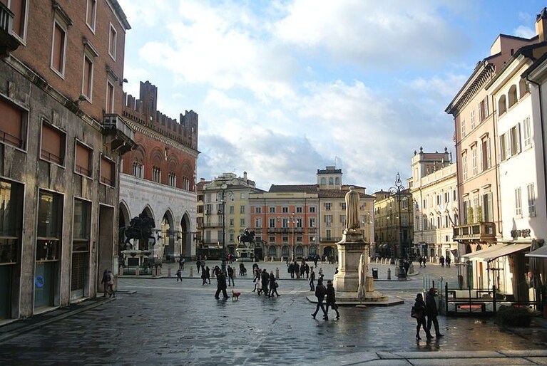 Piazza dei Cavalli, Piacenza