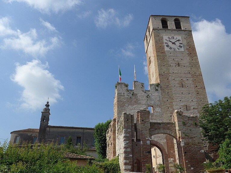 Porta di accesso a Castellaro Lagusello