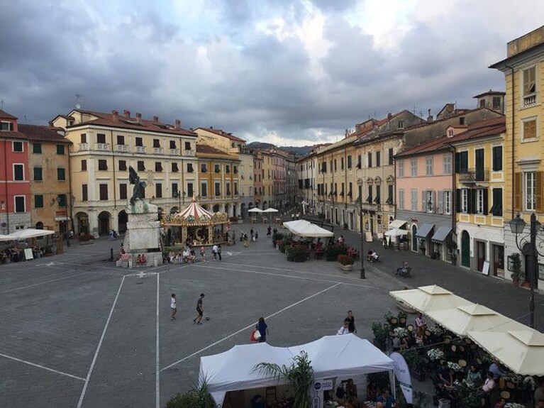 Sarzana - piazza Matteotti