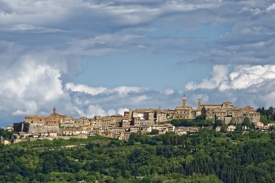 Borgo di Montepulciano. Foto da <a href="https://pixabay.com/it/italia–tuscany–montepulciano–3603923/" target="_blank" rel="nofollow noopener">pixabay</a>