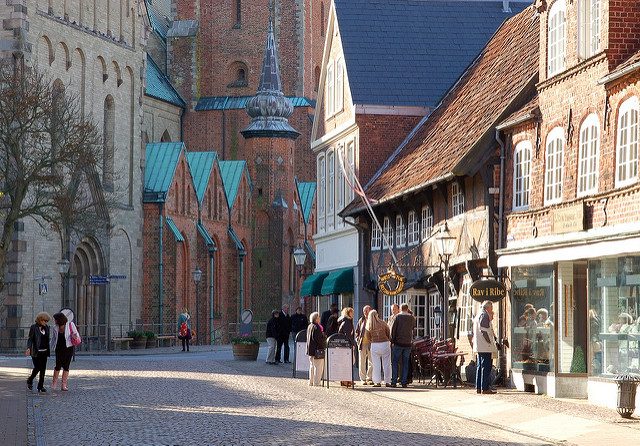 Ribe, scorcio del Duomo – Foto di <a href="https://www.flickr.com/photos/arne–list/2217288446" target="_blank" rel="nofollow noopener">Arne List</a>