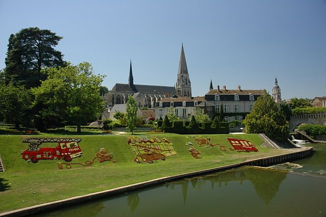 Vendôme, gli splendidi mosaici floreali sulle rive della Loira – Foto <a href="https://commons.wikimedia.org/wiki/File:France_Vendome_01.JPG" target="_blank" rel="nofollow noopener">Wikimedia Commons</a>