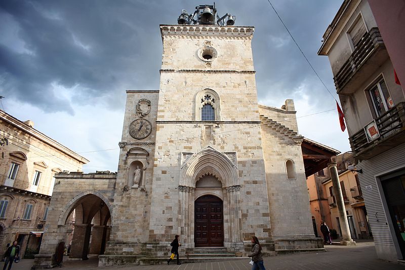 Guardiagrele, Santa Maria Maggiore. Foto di <a href="https://it.wikipedia.org/wiki/File:Guardiagrele_Santa_Maria_Maggiore_Occidentale.jpg" target="_blank" rel="nofollow noopener">Da flow</a>
