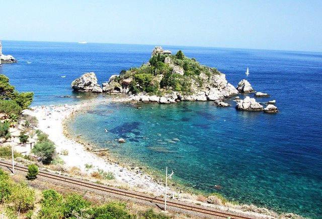Isola Bella – Taormina. Foto di <a href="https://www.flickr.com/photos/gnuckx/3816874613" target="_blank" rel="nofollow noopener">gnuckx</a>