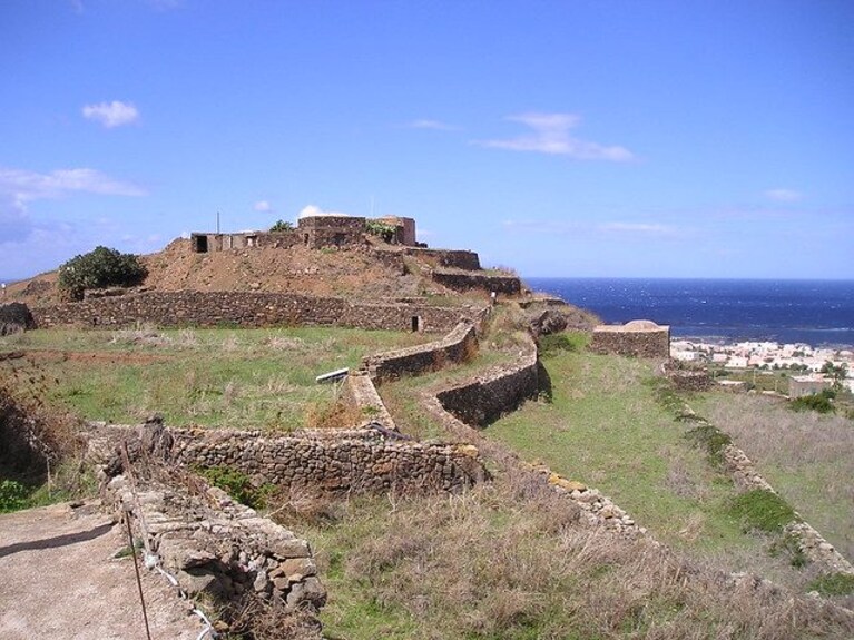 Scavi archeologici sull'isola