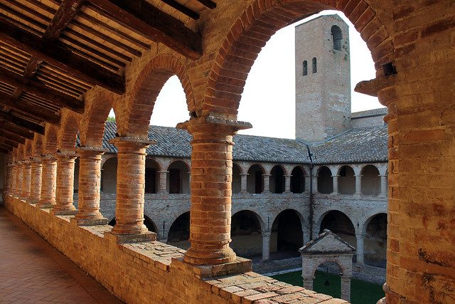 Santa Maria di Propezzano – Foto di <a href="https://www.flickr.com/photos/antoniocastagna/37296130394" target="_blank" rel="nofollow noopener">Antonio Castagna</a>
