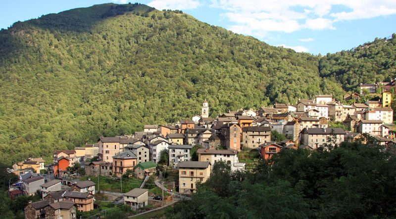 Panorama di Gurro (VB). Foto di <a href="https://it.wikipedia.org/wiki/File:Gurro_panorama.jpg" target="_blank" rel="nofollow noopener">Alessandro Vecchi</a>