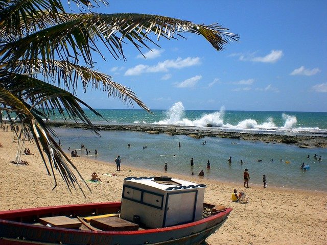 Spiaggia di Arembepe. Foto di <a href="https://www.flickr.com/photos/sitenl/2976163026" target="_blank" rel="nofollow noopener">Samory Pereira Santos</a>