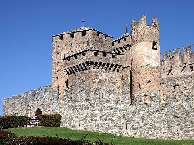 Ingresso del Castello di Fénis – Foto Wikipedia