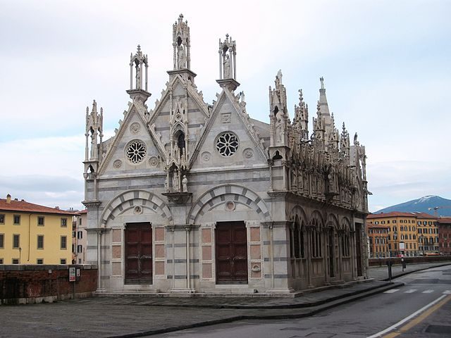 Santa Maria della Spina – Foto <a href="https://it.wikipedia.org/wiki/File:Esgl%C3%A9sia_de_Santa_Maria_della_Spina_de_Pisa.JPG" target="_blank" rel="nofollow noopener">Wikipedia</a>