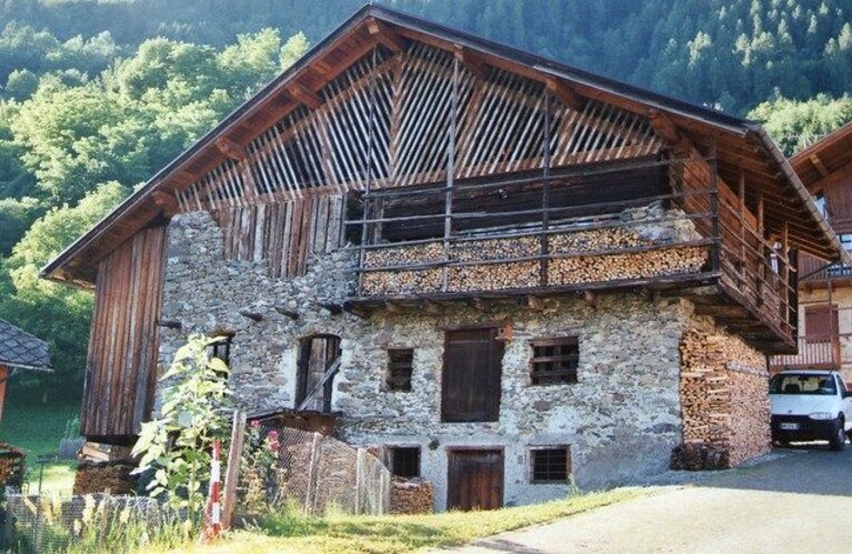 Borgo di Mezzano