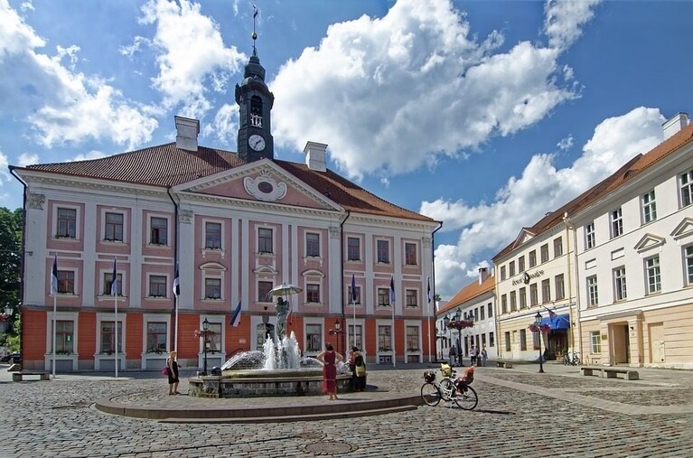 piazza del municipio tartu
