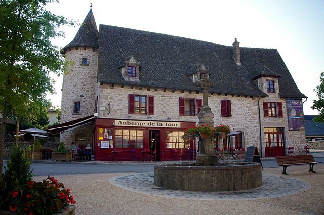 Auberge de la Tour, Marcolès – Foto Wikimedia Commons