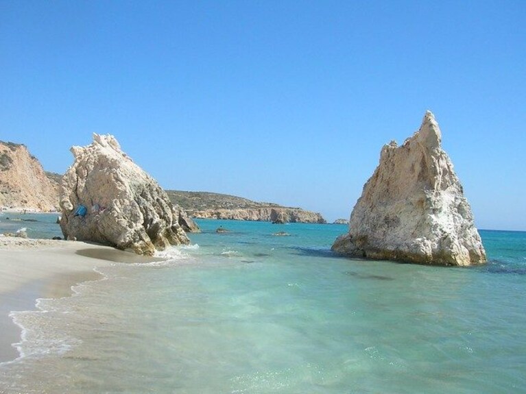 Una delle insenature della spiaggia di Firiplaka