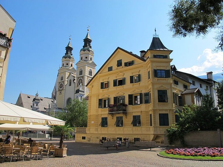 Bressanone, piazza vescovile