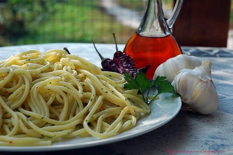 spaghetti e colatura di alici di Cetara