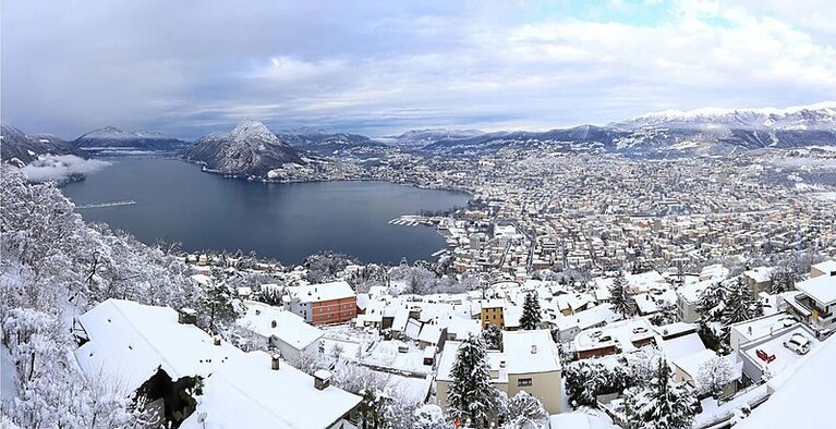 Lugano, Svizzera ricoperta dalla neve in inverno