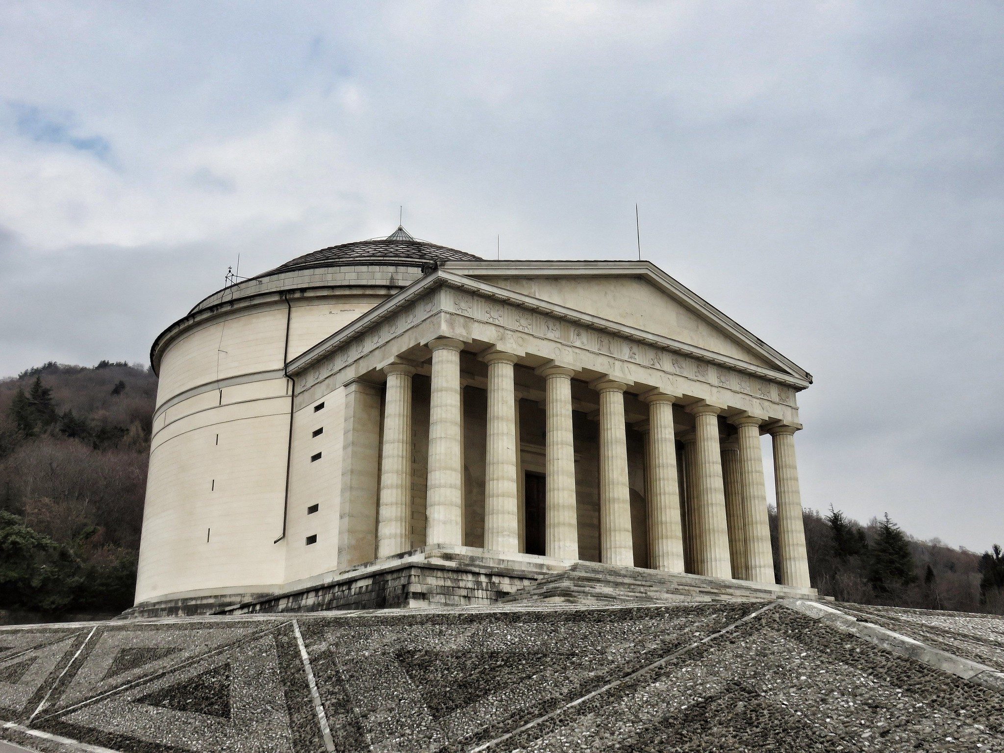 Tempio Canoviano Di Possagno. Foto di <a href="https://www.flickr.com/photos/64552256@N08/32882261392" target="_blank" rel="nofollow noopener">Dage</a>
