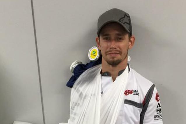 Casey Stoner sul lettino dell’infermeria dopo la caduta alla 8 Ore di Sukuka (Twitter)
