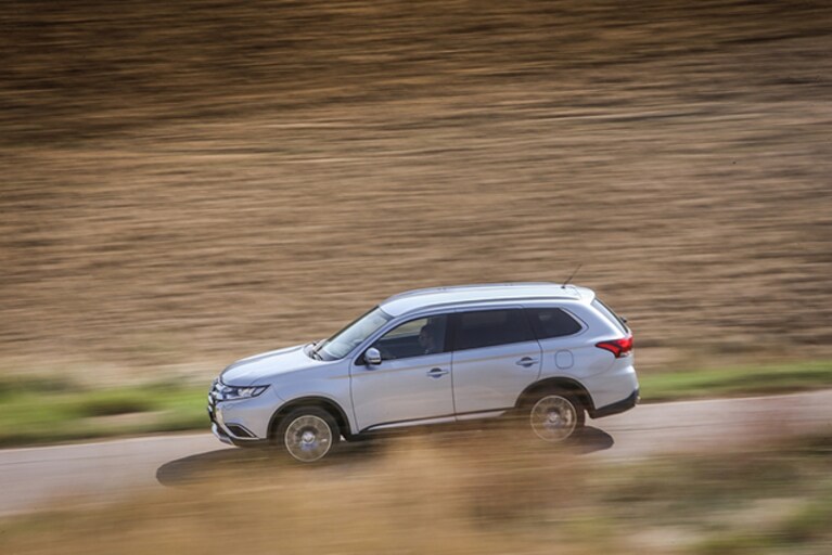 Mitsubishi Outlander 2016