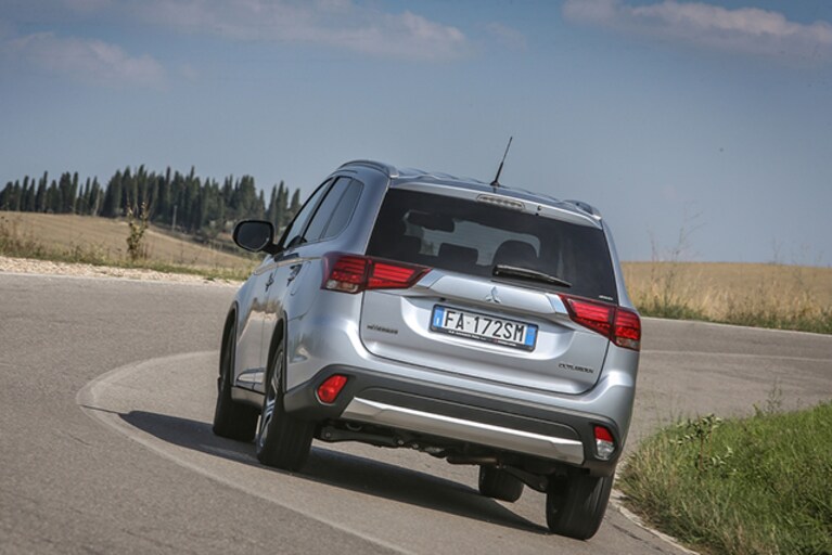 Mitsubishi Outlander MY 2016