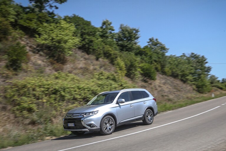 Mitsubishi Outlander Restyling 2016