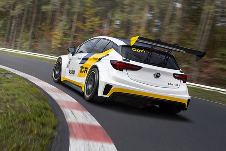 Opel Astra da gara